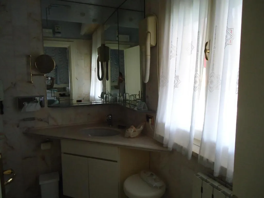 Hotel Matilde مارينا دي ماسا إيطاليا
