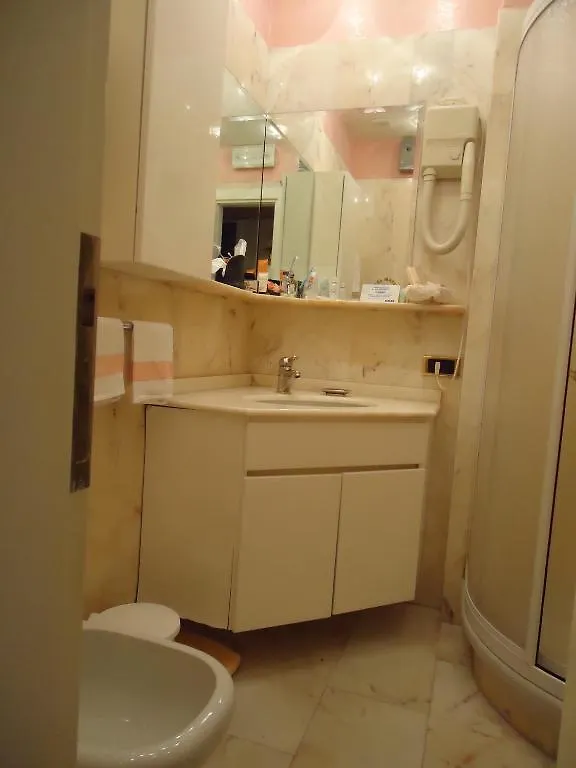 Hotel Matilde مارينا دي ماسا 3*,