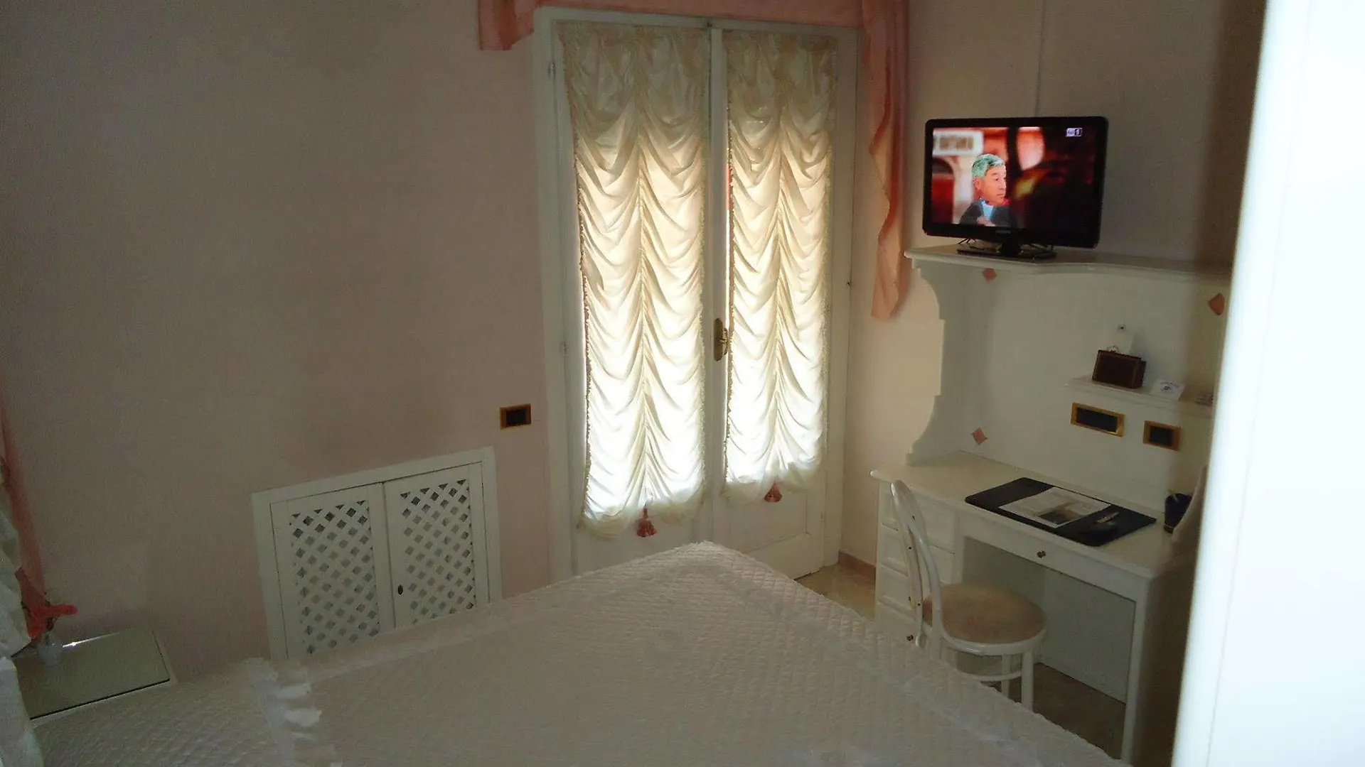 Hotel Matilde مارينا دي ماسا 3*,